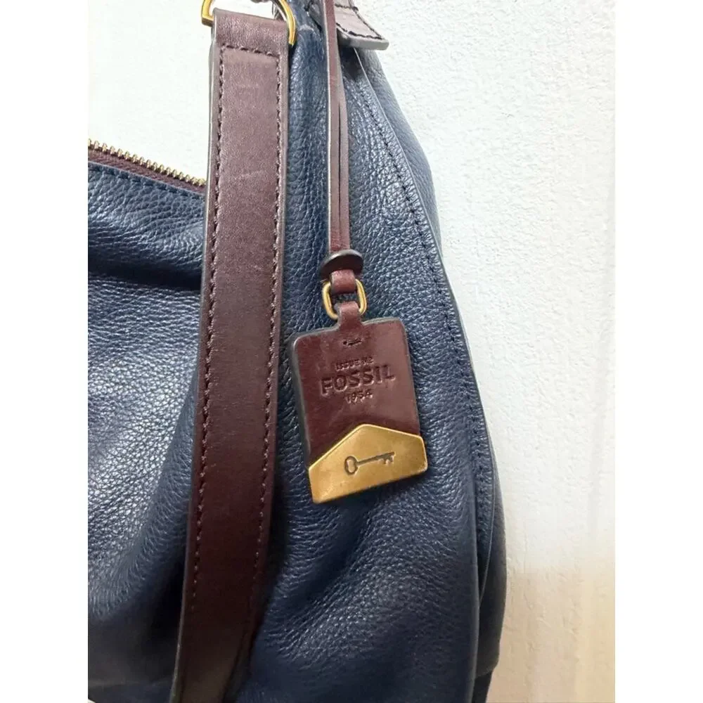 Fossil vickery leather